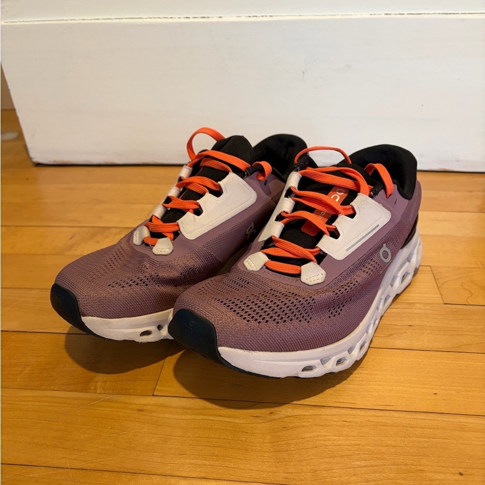 ON Running Cloudstratus 3 Size 7